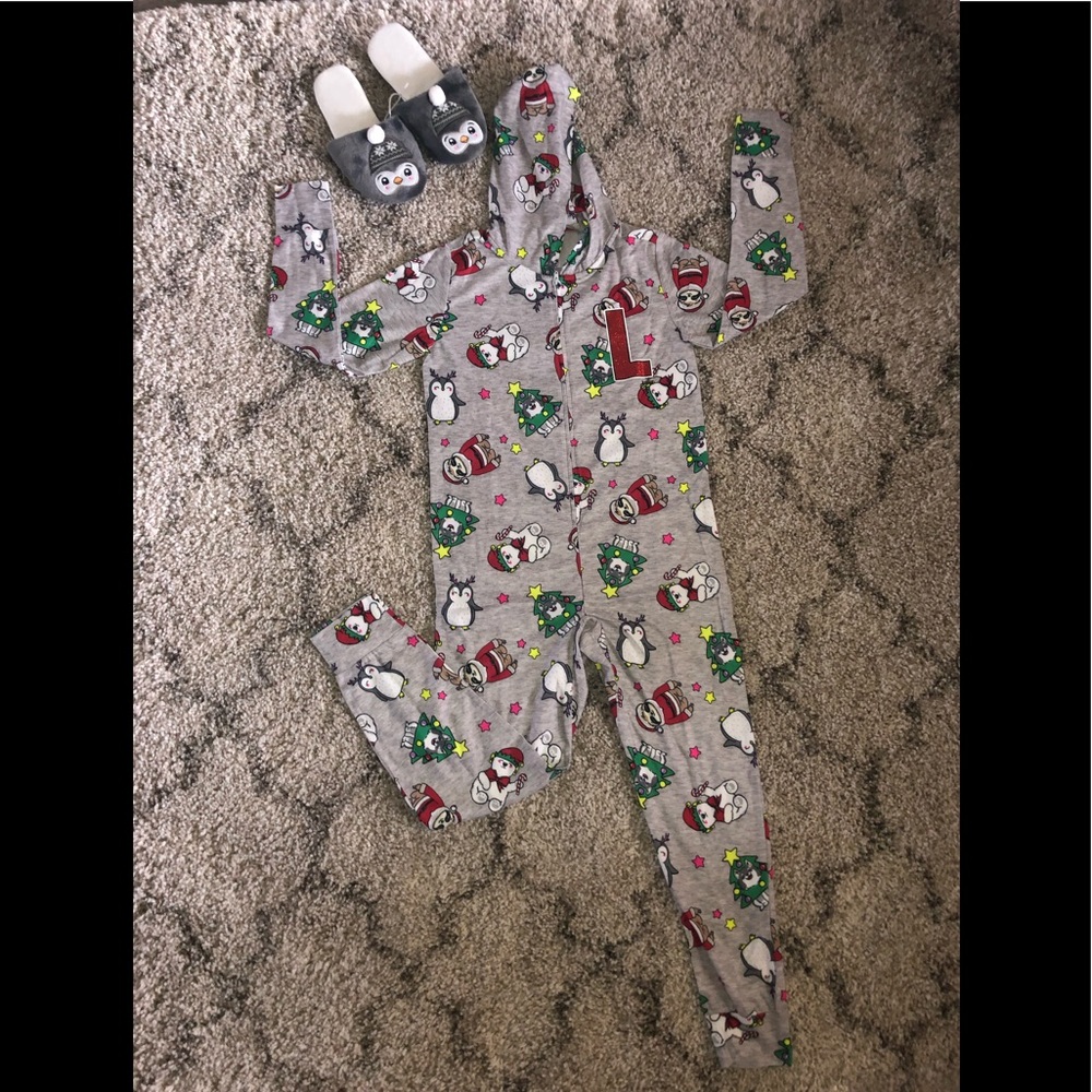 Justice onesie pajamas, Initial L